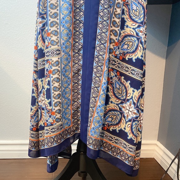 Laundry Floral Patterned Low V-Neck Dress - Picture 8 of 11